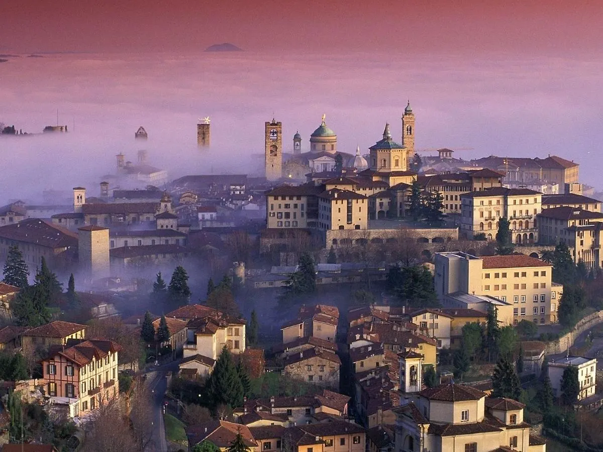 Indisparte Suites Bergamo 0*,  Olaszország