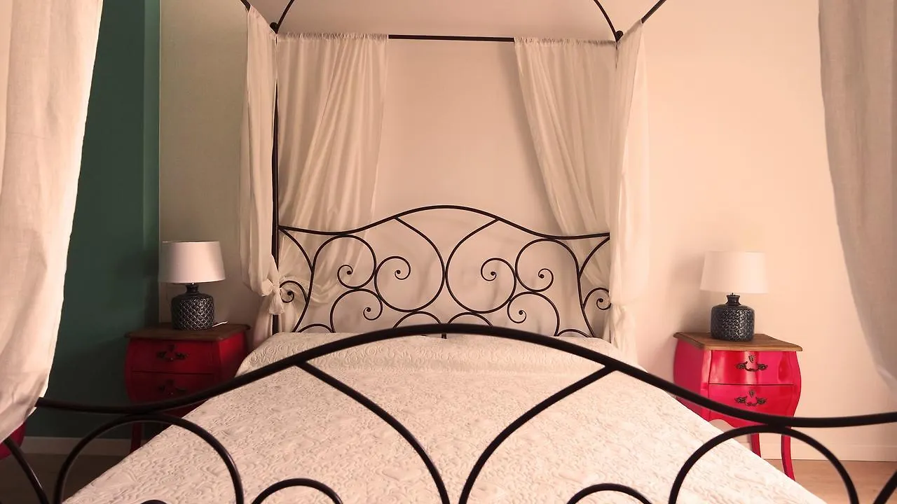 Guest house Indisparte Suites Bergamo Italy