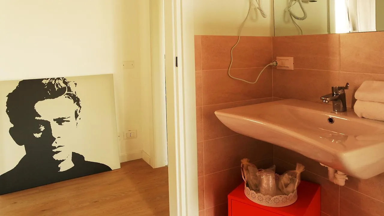 Guest house Indisparte Suites Bergamo Italy