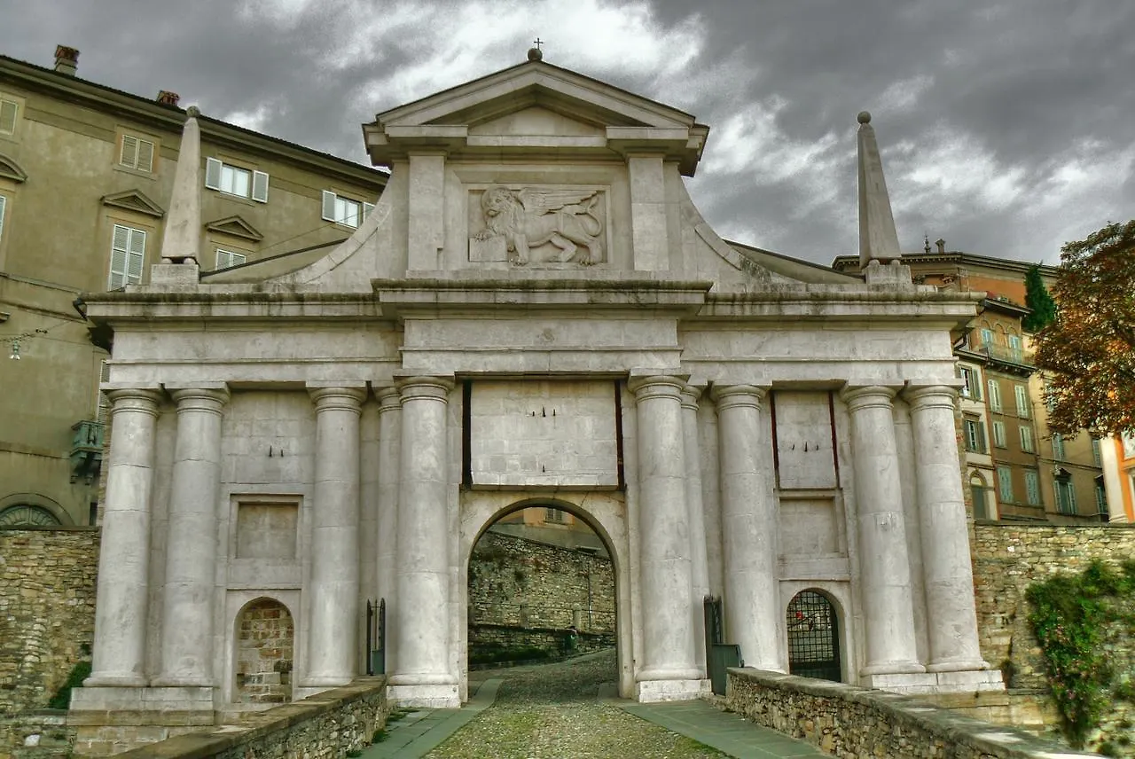 Indisparte Suites Bergamo Italien