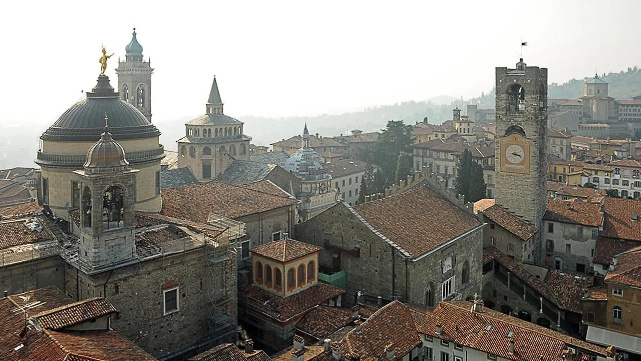 Pensionat Indisparte Suites Bergamo Italien
