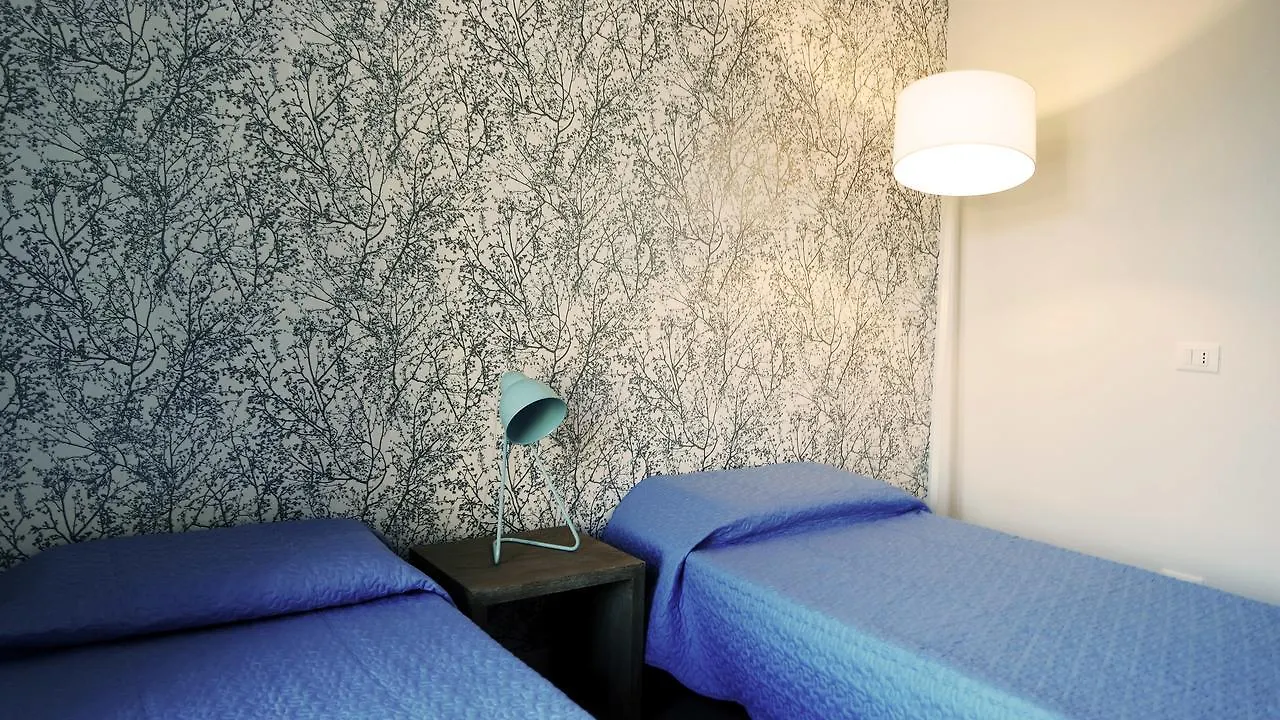 Indisparte Suites Bergamo 0*,
